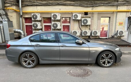 BMW 5 серия, 2011 год, 980 000 рублей, 4 фотография