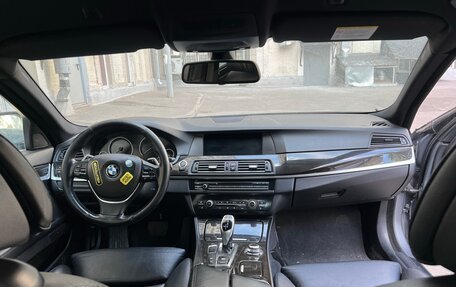 BMW 5 серия, 2011 год, 980 000 рублей, 14 фотография