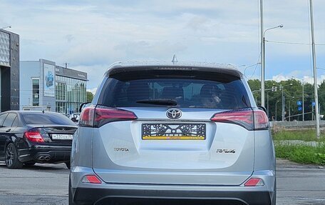 Toyota RAV4, 2018 год, 2 200 000 рублей, 6 фотография