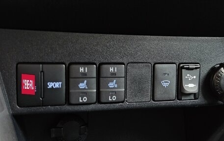 Toyota RAV4, 2018 год, 2 200 000 рублей, 16 фотография