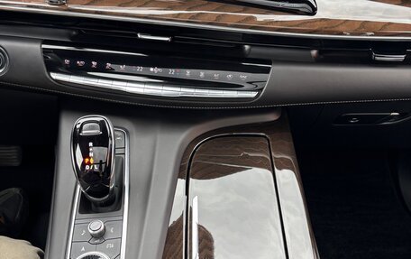 Cadillac Escalade V, 2023 год, 11 500 000 рублей, 13 фотография
