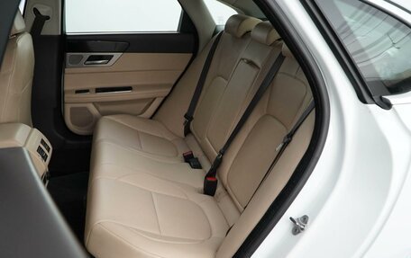 Jaguar XF II, 2016 год, 1 997 055 рублей, 10 фотография