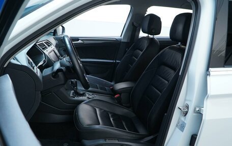 Volkswagen Tiguan II, 2017 год, 1 799 777 рублей, 10 фотография