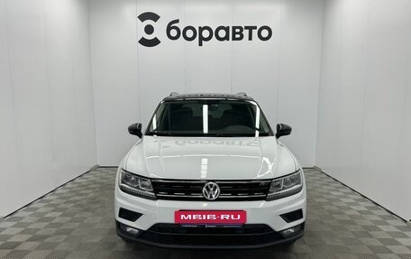 Volkswagen Tiguan II, 2018 год, 2 000 000 рублей, 3 фотография