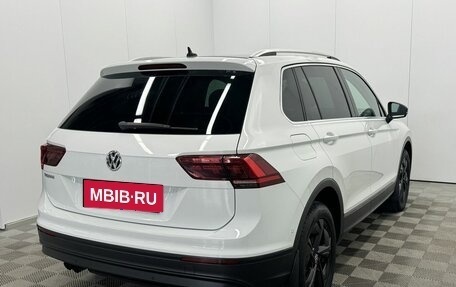 Volkswagen Tiguan II, 2018 год, 2 000 000 рублей, 5 фотография