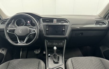 Volkswagen Tiguan II, 2018 год, 2 000 000 рублей, 11 фотография