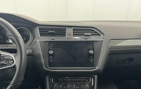 Volkswagen Tiguan II, 2018 год, 2 000 000 рублей, 23 фотография