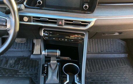 KIA K5, 2021 год, 2 600 000 рублей, 21 фотография