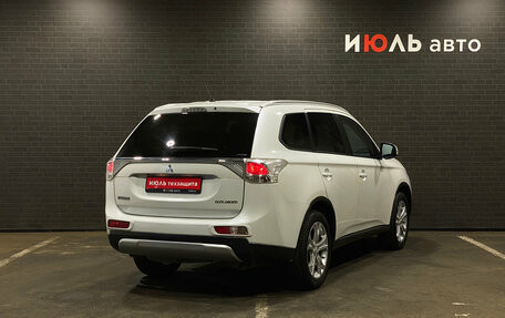 Mitsubishi Outlander III рестайлинг 3, 2014 год, 1 490 000 рублей, 5 фотография