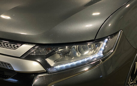 Mitsubishi Outlander III рестайлинг 3, 2019 год, 2 300 000 рублей, 9 фотография