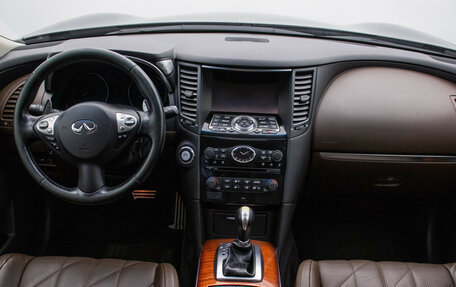 Infiniti QX70, 2013 год, 1 720 000 рублей, 14 фотография