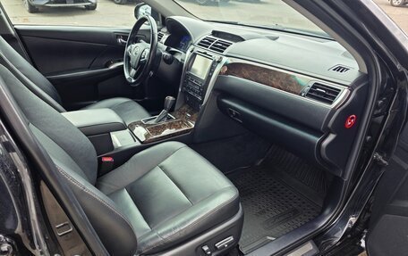 Toyota Camry, 2018 год, 1 899 990 рублей, 12 фотография