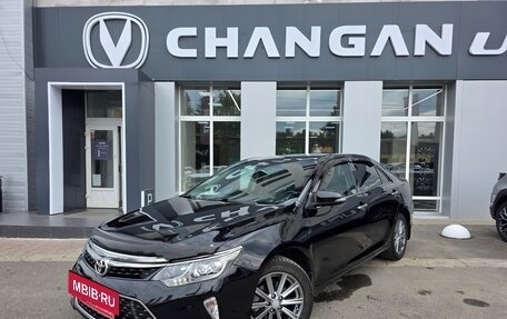 Toyota Camry, 2018 год, 1 899 990 рублей, 6 фотография