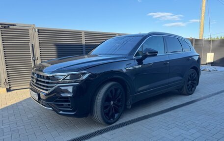 Volkswagen Touareg III, 2018 год, 4 550 000 рублей, 3 фотография