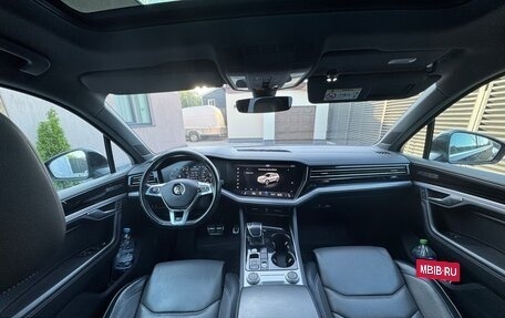 Volkswagen Touareg III, 2018 год, 4 550 000 рублей, 7 фотография