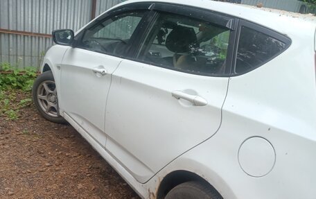 Hyundai Solaris II рестайлинг, 2013 год, 600 000 рублей, 4 фотография