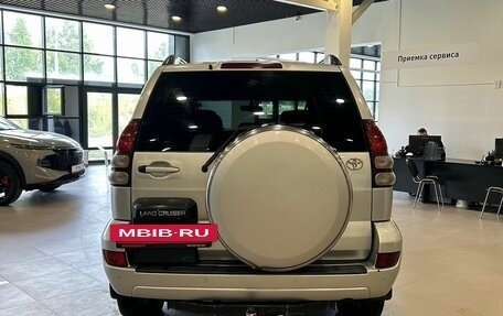 Toyota Land Cruiser Prado 120 рестайлинг, 2004 год, 1 999 000 рублей, 5 фотография