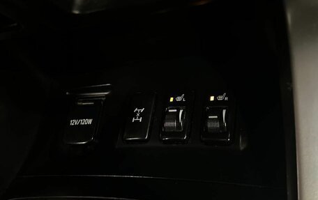 Toyota Land Cruiser Prado 120 рестайлинг, 2004 год, 1 999 000 рублей, 17 фотография