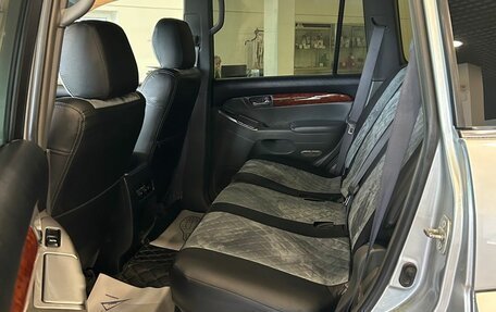 Toyota Land Cruiser Prado 120 рестайлинг, 2004 год, 1 999 000 рублей, 9 фотография