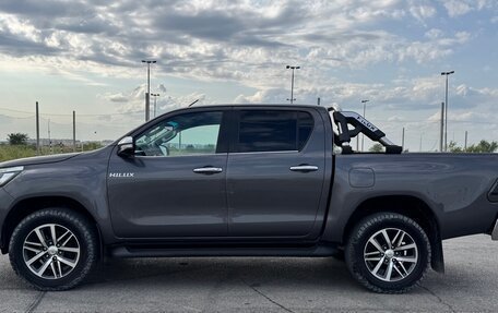 Toyota Hilux VIII, 2016 год, 2 990 000 рублей, 4 фотография