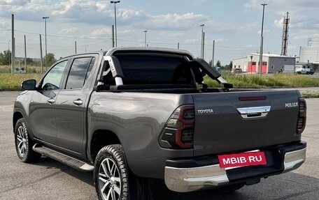 Toyota Hilux VIII, 2016 год, 2 990 000 рублей, 6 фотография