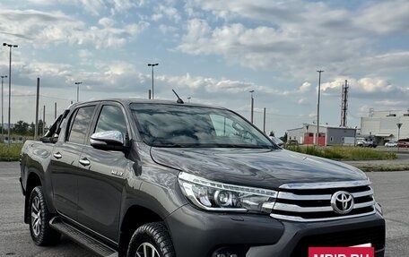Toyota Hilux VIII, 2016 год, 2 990 000 рублей, 3 фотография