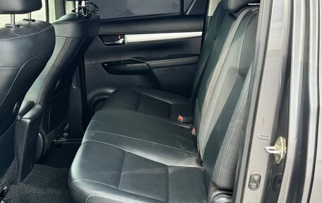 Toyota Hilux VIII, 2016 год, 2 990 000 рублей, 21 фотография
