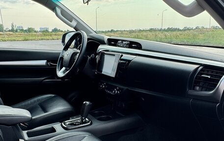 Toyota Hilux VIII, 2016 год, 2 990 000 рублей, 27 фотография