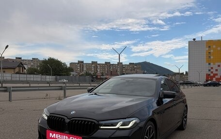 BMW 5 серия, 2021 год, 5 400 000 рублей, 2 фотография