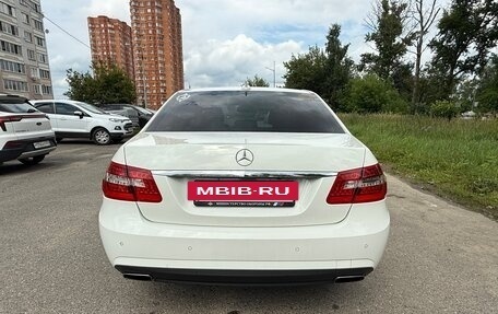 Mercedes-Benz E-Класс, 2011 год, 1 200 000 рублей, 4 фотография