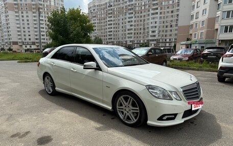 Mercedes-Benz E-Класс, 2011 год, 1 200 000 рублей, 2 фотография