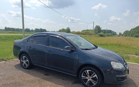 Volkswagen Jetta VI, 2010 год, 700 000 рублей, 4 фотография