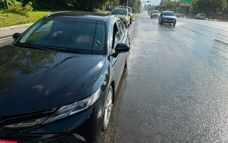 Toyota Camry, 2020 год, 2 050 000 рублей, 3 фотография