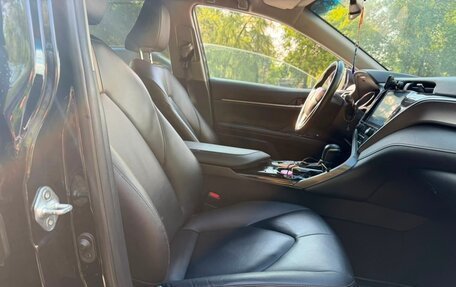 Toyota Camry, 2020 год, 2 050 000 рублей, 8 фотография