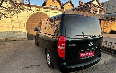 Hyundai H-1 II рестайлинг, 2017 год, 2 050 000 рублей, 3 фотография