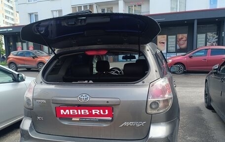 Toyota Matrix, 2004 год, 380 000 рублей, 7 фотография