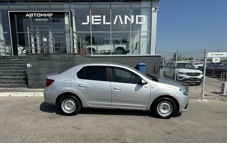 Renault Logan II, 2017 год, 650 000 рублей, 4 фотография