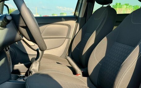 Renault Logan II, 2018 год, 829 000 рублей, 11 фотография