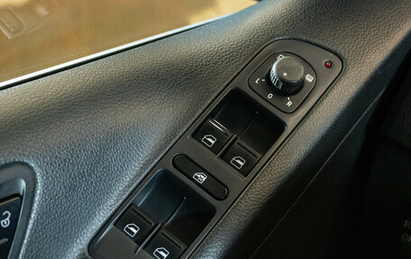 Volkswagen Tiguan I, 2008 год, 1 009 000 рублей, 13 фотография