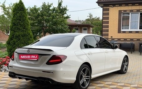 Mercedes-Benz E-Класс, 2020 год, 3 640 000 рублей, 4 фотография