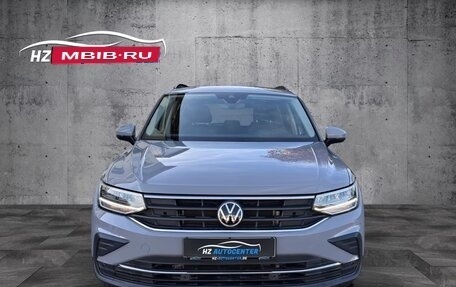 Volkswagen Tiguan II, 2023 год, 2 740 000 рублей, 1 фотография