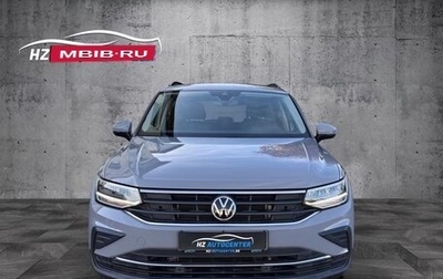 Volkswagen Tiguan II, 2023 год, 2 740 000 рублей, 1 фотография