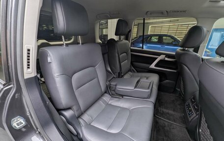 Toyota Land Cruiser 200, 2019 год, 7 797 000 рублей, 12 фотография