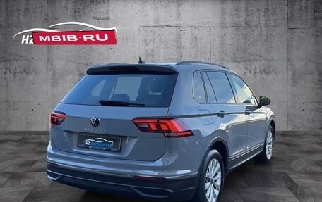 Volkswagen Tiguan II, 2023 год, 2 740 000 рублей, 4 фотография