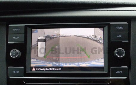 Volkswagen Transporter T6 рестайлинг, 2022 год, 3 250 000 рублей, 18 фотография