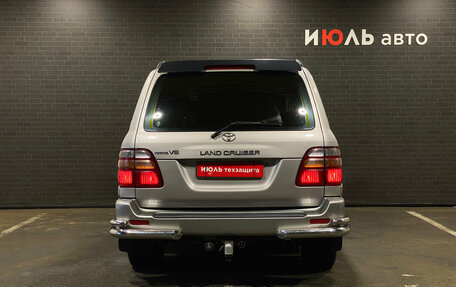 Toyota Land Cruiser 100 рестайлинг 2, 2002 год, 1 650 000 рублей, 6 фотография