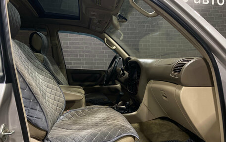 Toyota Land Cruiser 100 рестайлинг 2, 2002 год, 1 650 000 рублей, 10 фотография