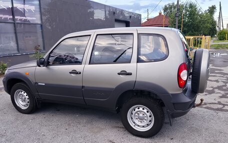 Chevrolet Niva I рестайлинг, 2010 год, 460 000 рублей, 4 фотография