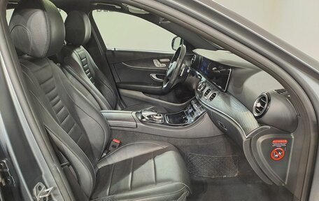 Mercedes-Benz E-Класс, 2018 год, 3 499 000 рублей, 15 фотография