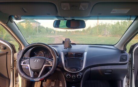 Hyundai Solaris II рестайлинг, 2013 год, 770 000 рублей, 12 фотография
